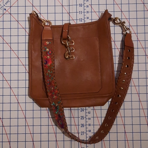 Steve Madden Handbags - Steve Madden Messenger Bag